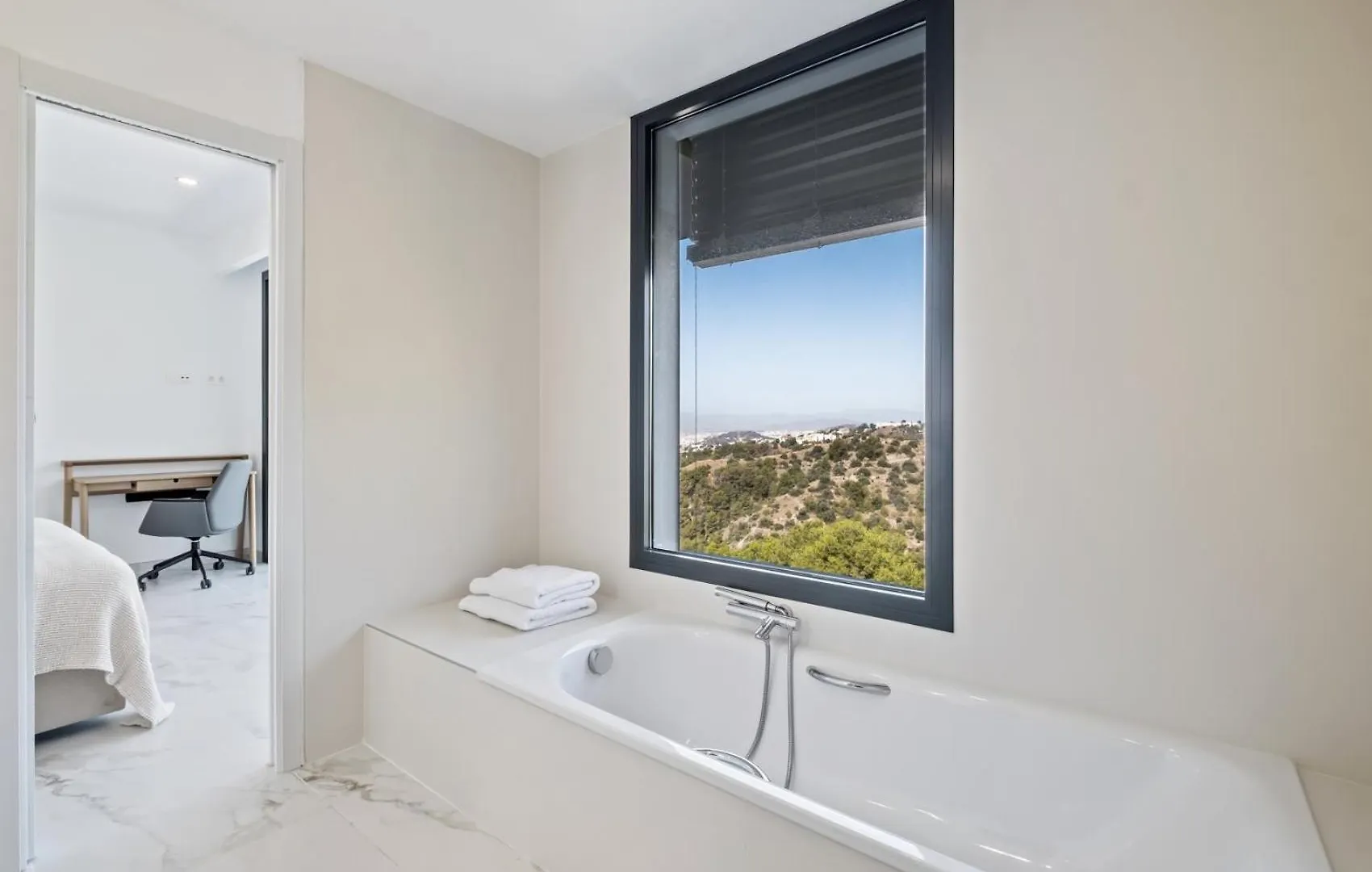 Villas Pinares De San Anton - Sea, City, Mountain Views, Close To Beach, Bbq Málaga 0*,  Spanyolország