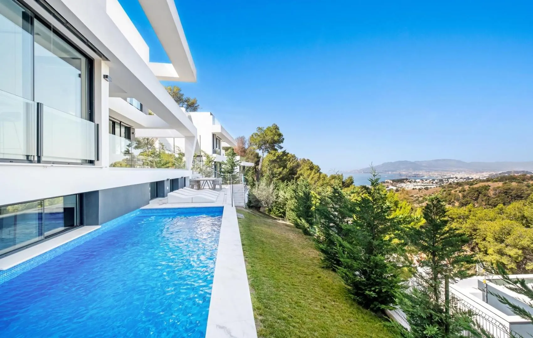 Villas Pinares De San Anton - Sea, City, Mountain Views, Close To Beach, Bbq Málaga Spanyolország